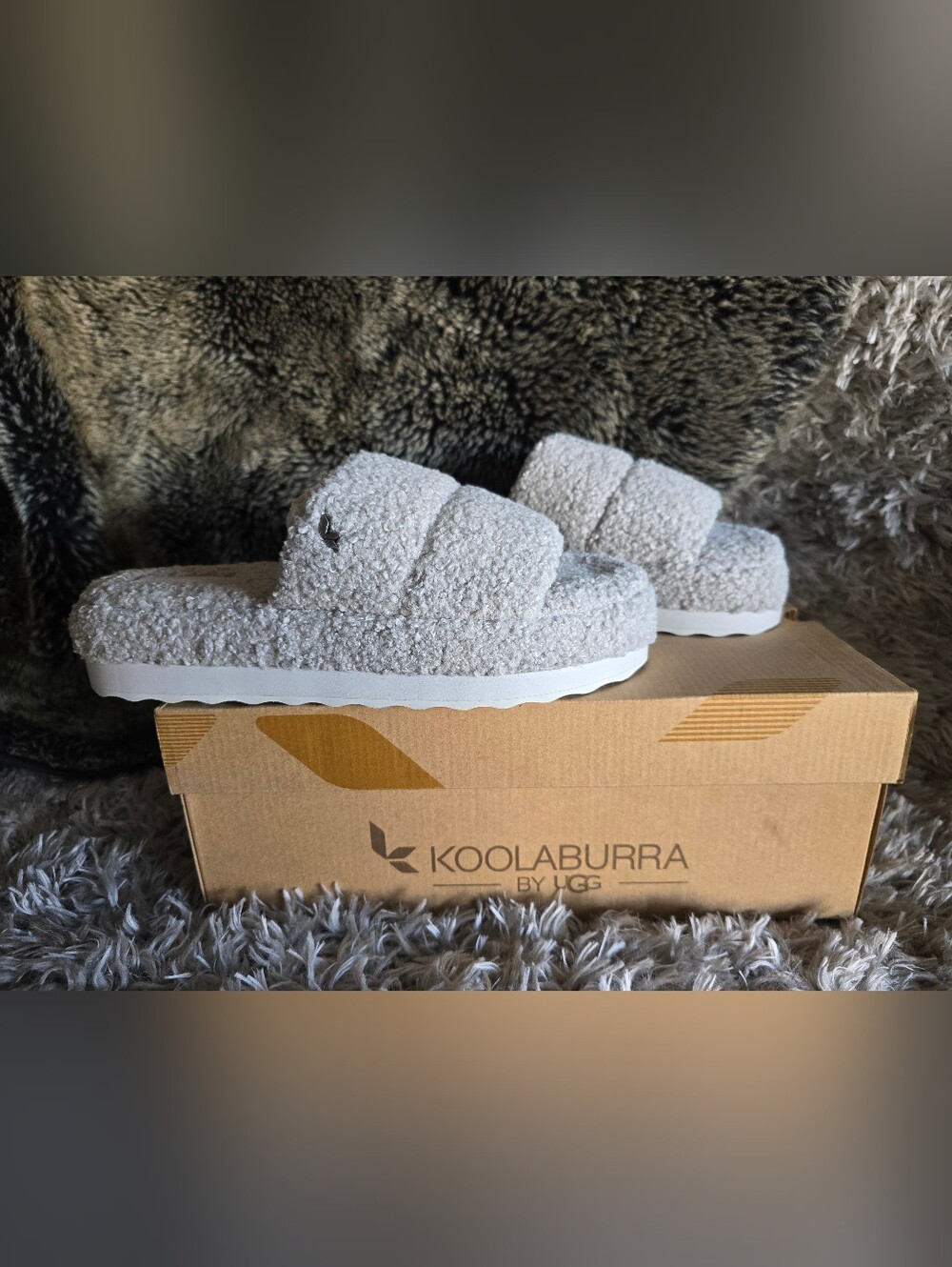 UGG Women Light Gray Fleece Slide Slippers